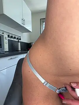 Lili_hot00's Live XXX Chat