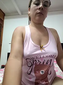 selena_gomez2's Live XXX Chat