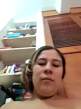 selena_gomez2's Live XXX Chat