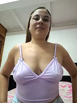 selena_gomez2 Adlı Modelin Canlı XXX Sohbeti