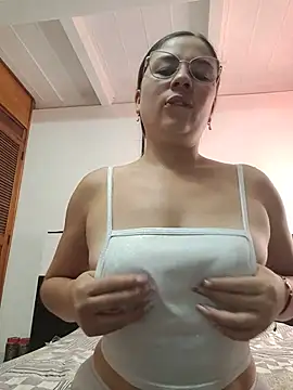Chat +18 de selena_gomez2 ao vivo