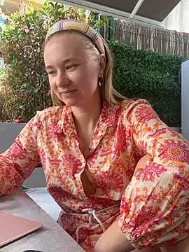 Weettyy Adlı Modelin Web Kamerası Şovu