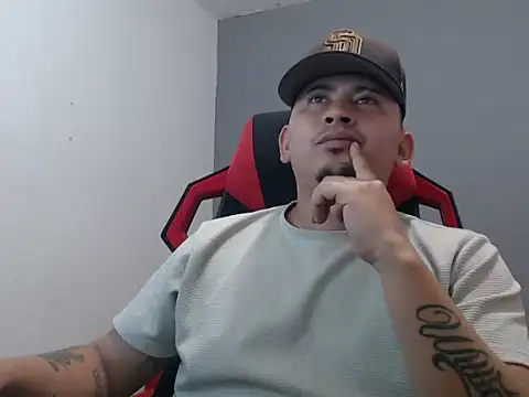 myke_andrade Show in webcam