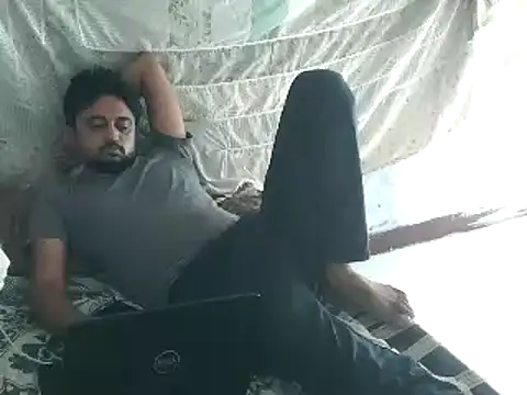 ROCOGUJUBULL webcam show