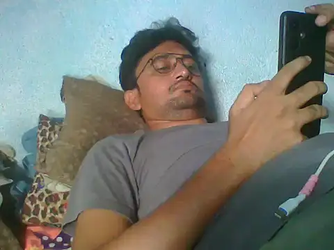 Chat +18 de ROCOGUJUBULL ao vivo