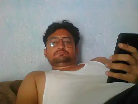 Show modela ROCOGUJUBULL na web-kameri