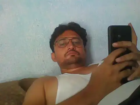 Show modela ROCOGUJUBULL na web-kameri