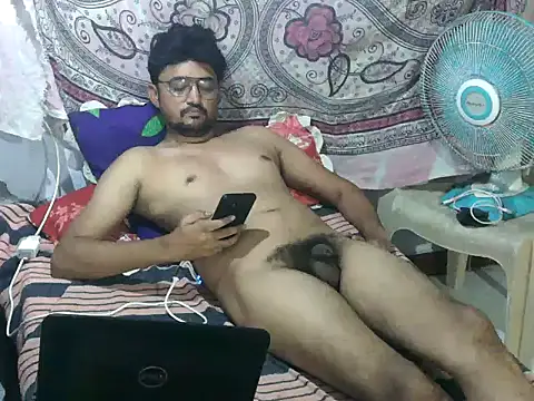 ROCOGUJUBULL Show in webcam