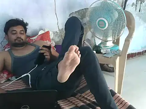 ROCOGUJUBULL Pertunjukan Webcam