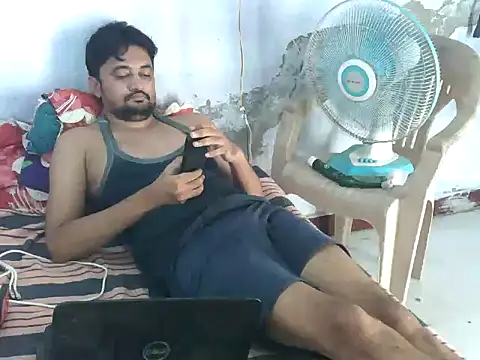 ROCOGUJUBULL webcam show