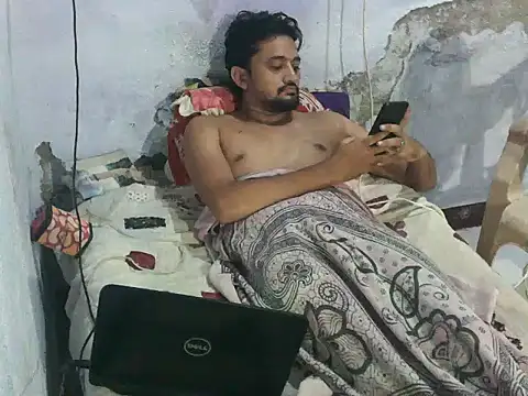 ROCOGUJUBULL webcam show