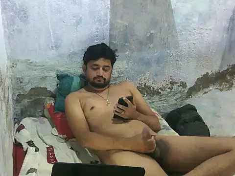ROCOGUJUBULL Show in webcam