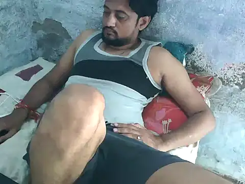 ROCOGUJUBULL webcam show