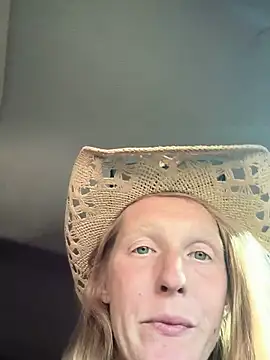GoldenFlameGoddess – Naživo XXX chat