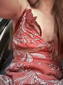 GoldenFlameGoddess Show in webcam