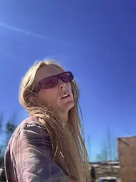 חדר צ'אט בשידור חי של GoldenFlameGoddess