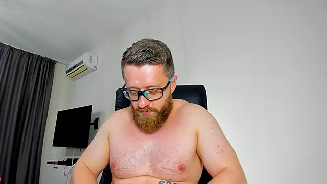 Findom_guy webkamerás műsora