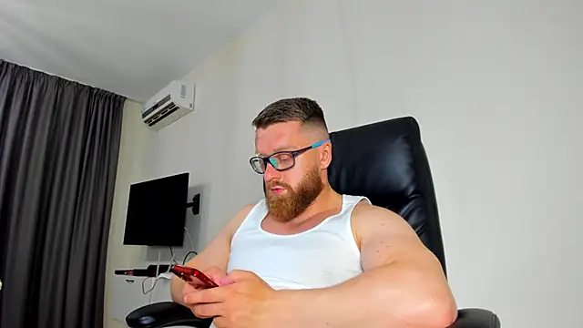 Findom_guy Show in webcam