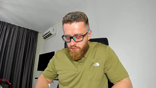 Pokazy przed kamerką – Findom_guy