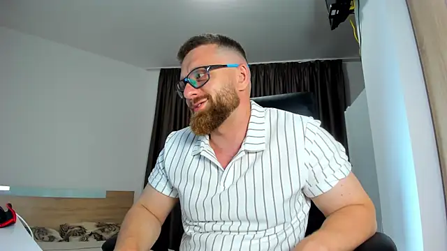 Show modela Findom_guy na web-kameri