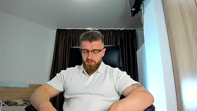 Findom_guyのウェブカメラショー