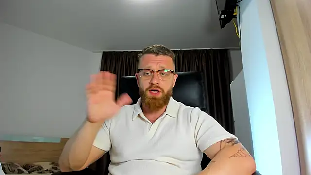 Show modela Findom_guy na web-kameri