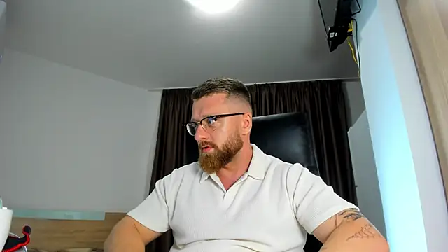 Show modela Findom_guy na web-kameri