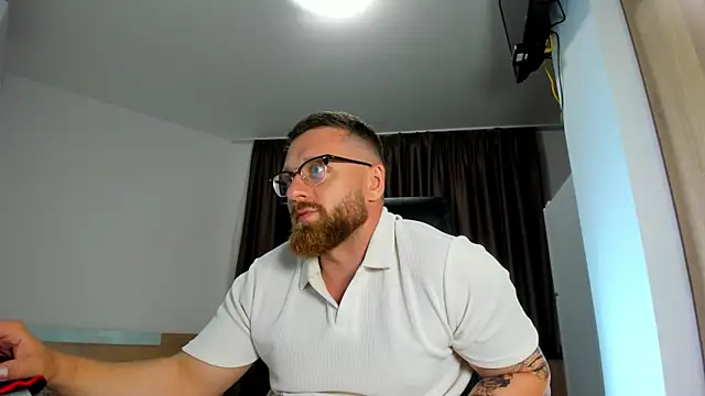 Show modela Findom_guy na web-kameri