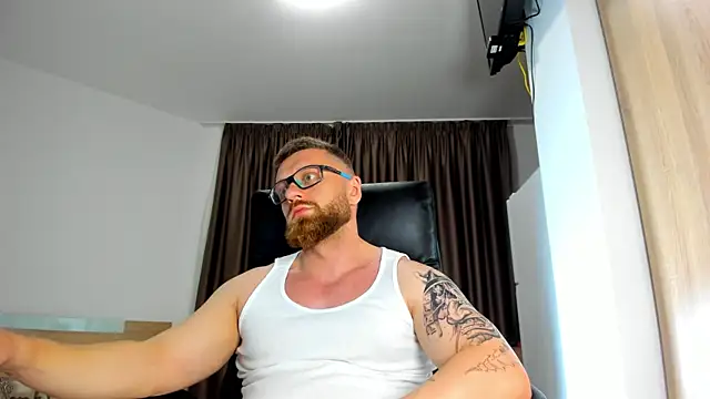 Show modela Findom_guy na web-kameri