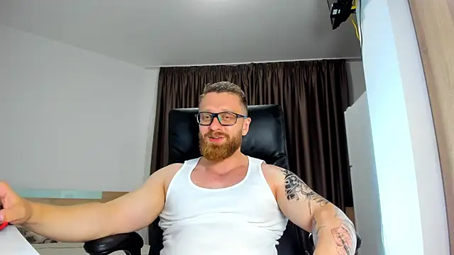 Show modela Findom_guy na web-kameri