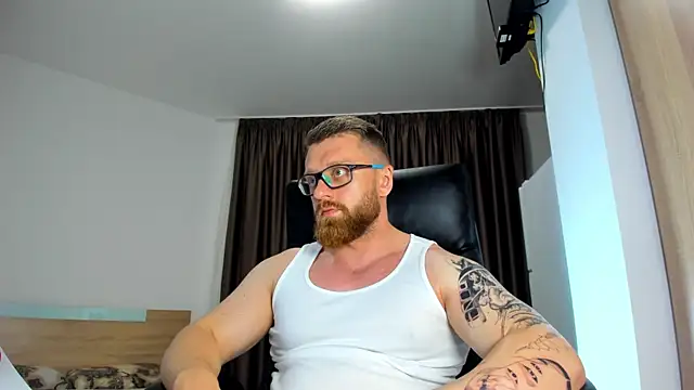 Show modela Findom_guy na web-kameri