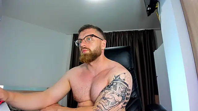 Show modela Findom_guy na web-kameri