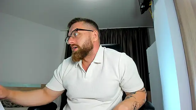 Show modela Findom_guy na web-kameri