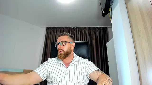 Show modela Findom_guy na web-kameri