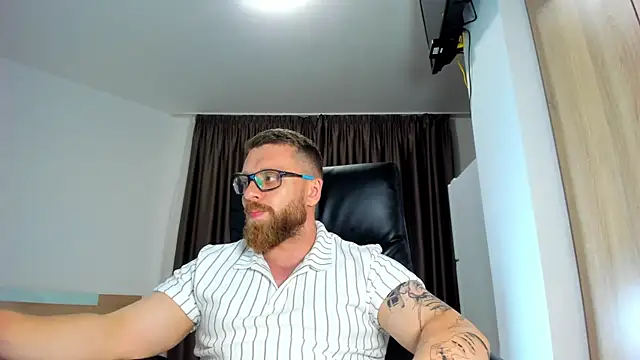 Show modela Findom_guy na web-kameri