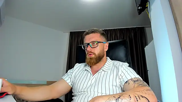 Findom_guy's Webcam Show