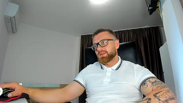 Webkamerová show Findom_guy