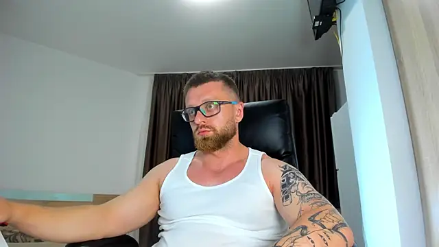 Show modela Findom_guy na web-kameri