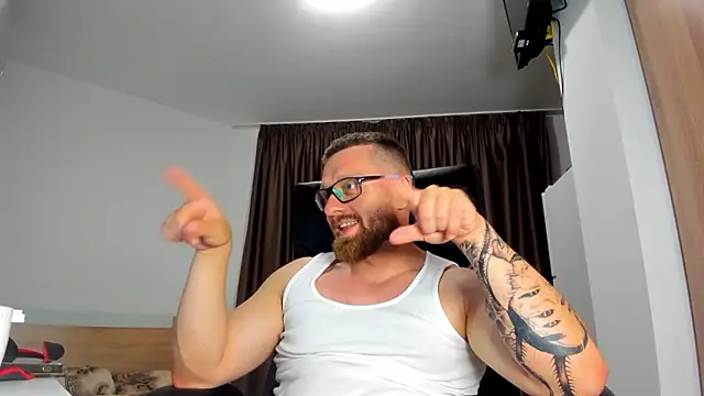 Show modela Findom_guy na web-kameri