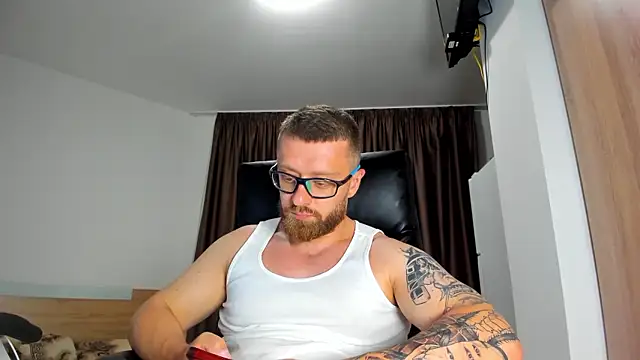 Webkamerová show Findom_guy