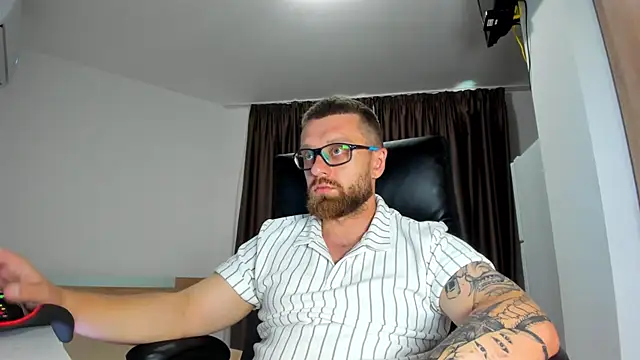 Webkamerová show Findom_guy