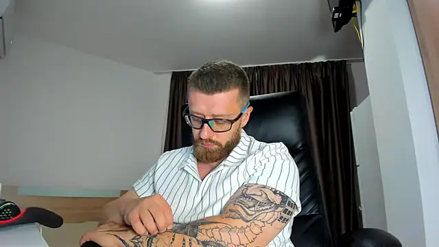 Findom_guyn Webbikameraesitys
