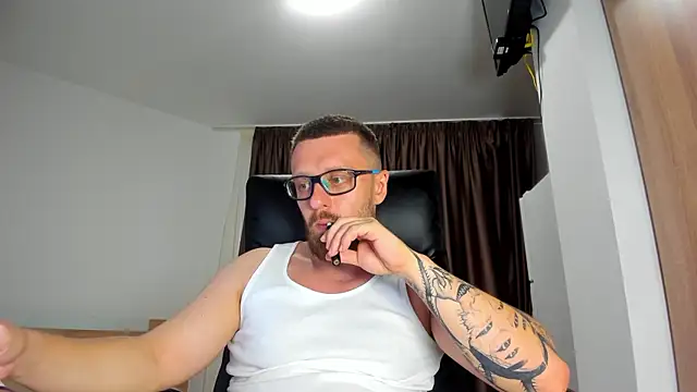 Findom_guy's Webcam Show
