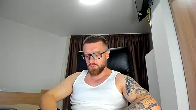 Findom_guy Chat XXX in diretta