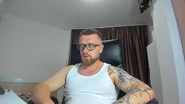 Webkamerová show Findom_guy
