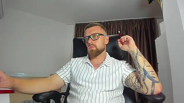 Webkamerová show Findom_guy
