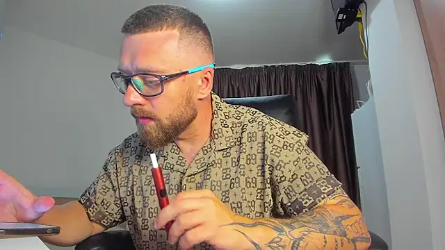 Webkamerová show Findom_guy