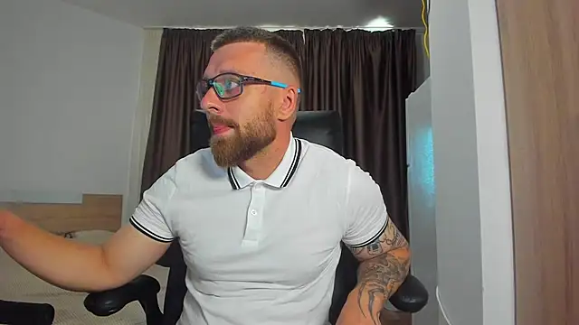Webkamerová show Findom_guy