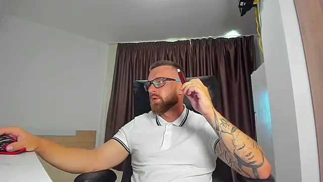 Webkamerová show Findom_guy