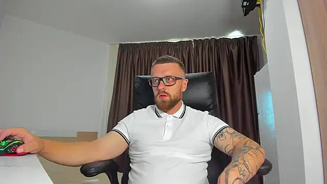 Webkamerová show Findom_guy
